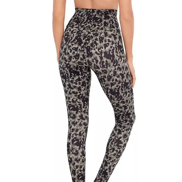 𝅺Miraclesuit Tummy-Control leggings - Picture 2 of 3